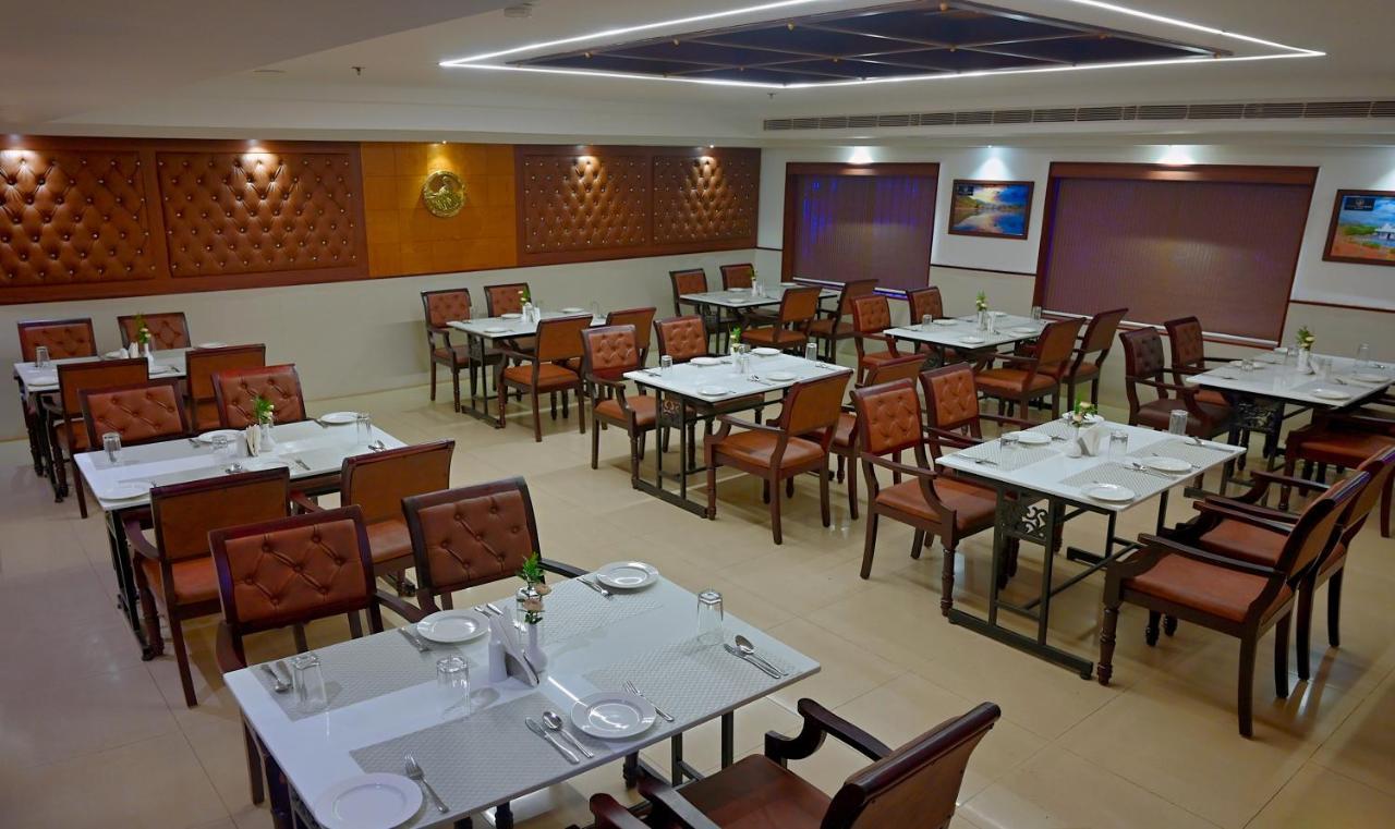 Contour Backwaters Hotel Resort & Convention Centre Rāmankari Exterior foto