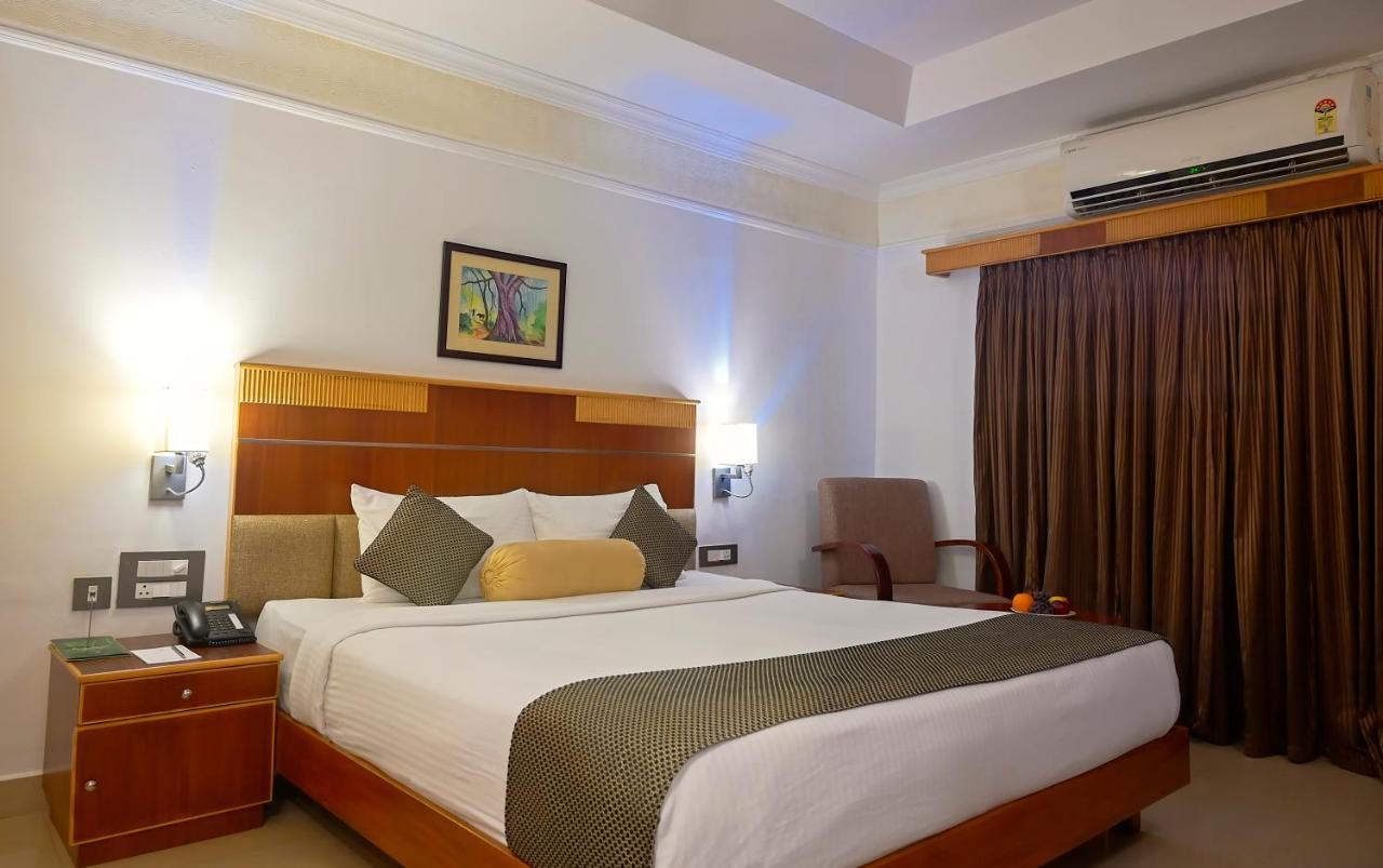 Contour Backwaters Hotel Resort & Convention Centre Rāmankari Exterior foto